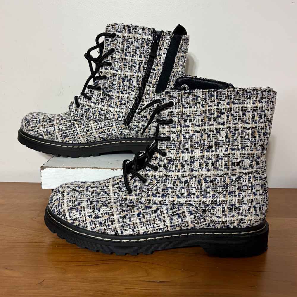 Torrid Navy Cream Tweed Combat Boots Wide Width 11WW Side Zip Lug Sole 18827296‎
